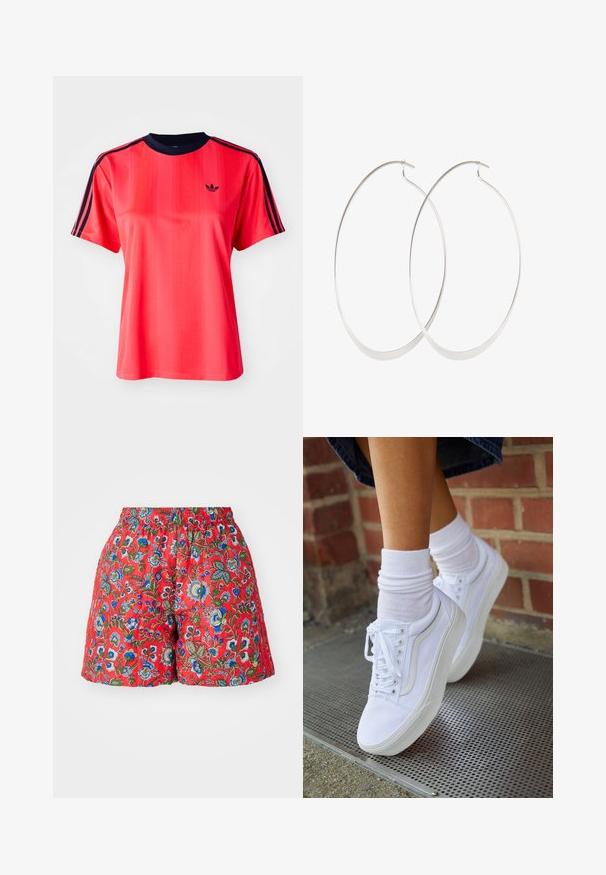 Rød sports t-shirt med korte ærmer, der har lodrette striber, en marineblå rund hals og et lille sort logo på forsiden.; Røde blomstrede shorts med elastisk talje. Har blå og grønne blomstermønstre, glat tekstur og en afslappet pasform.; Hvide lærreds sneakers med gummisåler, der har seks snørehuller, rund tå og let sømdetaljer, krydret med hvide ankelstrømper.; Sølv hoops øreringe med et tyndt, glat design; langstrakt oval form; poleret finish; har en sikker krog lukning.