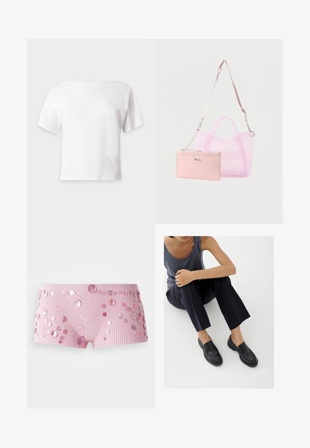 Hvid T-shirt med korte ærmer, bred halsudskæring og lige kant, vist på en ensfarvet lysegrå baggrund.; Lyserøde ribbede shorts prydet med forskellige størrelser af skinnende lyserøde knapper spredt over stoffet.; Sorte læderloafers med teksturerede detaljer, lav hæl, rund tå og synlige syninger. Modellen bærer mørke bukser og en grå top.; Gennemsigtig lyserød mulepose med diamantmønster, kombineret med en ensfarvet lyserød lynlås-pung, der er fastgjort med en lille kæde og en lang justerbar rem.