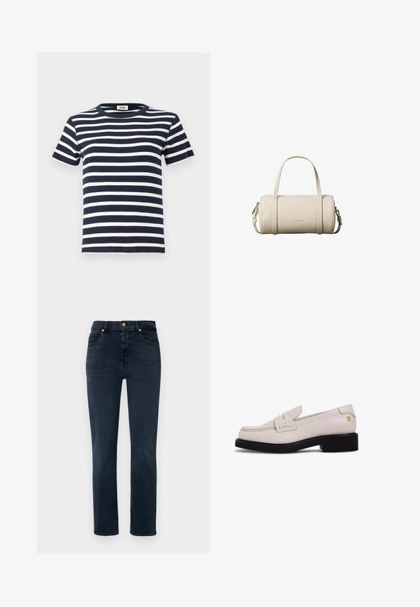 Marineblaue und weiße gestreifte T-Shirt aus Rippstoff, mit rundem Halsausschnitt und kurzen Ärmeln. Das Design betont die horizontalen Linien.; Dunkelblaue Jeans mit geradem Bein, hoher Taille, fünf Taschen und goldfarbenen Beschlägen. Glatte Textur, minimale Ausbleichung.; Cremfarbene Leder-Loafers mit vorderer Schürze und kleinem Blockabsatz. Mit kontrastierender schwarzer Laufsohle und dezentem Markenlogo.; Kleine zylindrische beige Lederhandtasche mit zwei Griffen, einem abnehmbaren Schulterriemen und Calvin Klein-Logo auf der Vorderseite.
