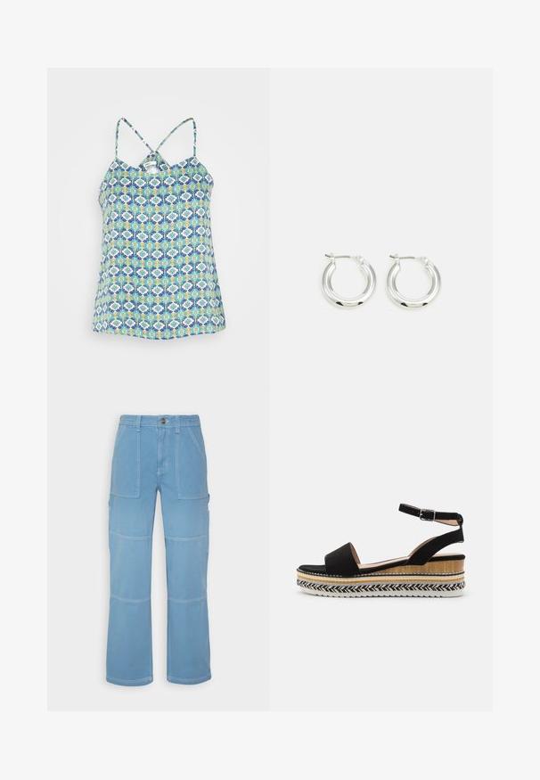 ONLY ONLALMA LIFE CYRUS SINGLET - Top - algiers blue/gwen; BDG Urban Outfitters UTILITY SKATE - Stoffhose - blue; Schwarze Wildledersandale mit einem breiten Riemen, Knöchelverschluss und einer geschichteten Keilsohle, die natürliche Texturen und ein geflochtenes Muster aufweist.; Silberne Creolen mit glänzender Oberfläche, die eine kreisrunde Form haben und mit einem schwenkbaren Verschluss ausgestattet sind. Glatte Textur mit minimalen Details.