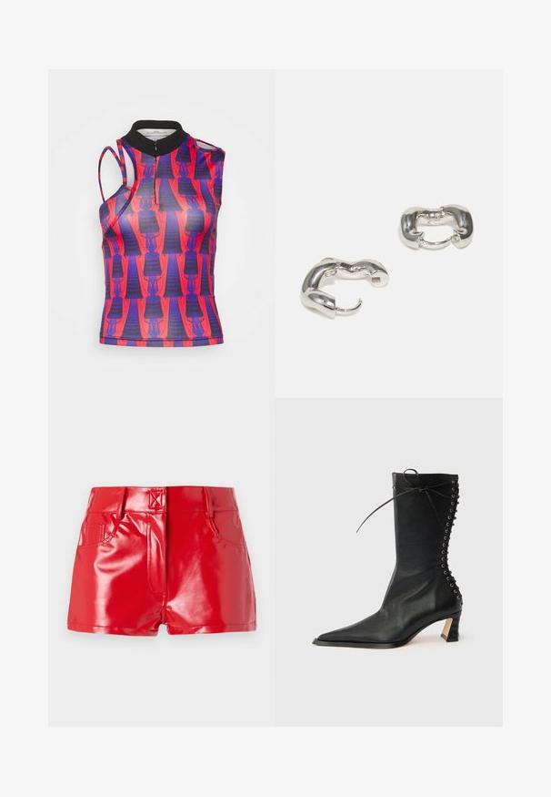 Alexandra Moura RESCUE - Top - red/blue; Røde faux læder shorts med en blank finish, der har høj talje, forlommer og syningsdetaljer. Struktureret, tætsiddende design.; Sort ankelstøvle i læder med spids tå, slank hæl, snøredetalje bagpå og metaløjer. Glat tekstur med et elegant design.; Sølvøreringe med et glat, bølget design; har en kraftig form og en poleret overflade, der fremhæver en moderne æstetik.