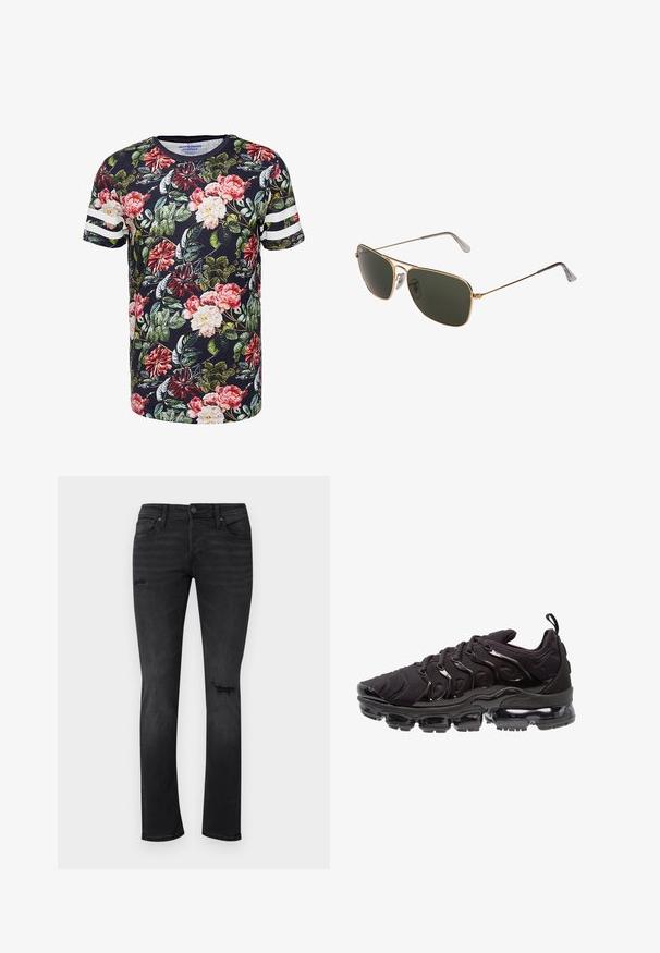 Kortærmet T-shirt med et sort blomstermønster, der har pink og røde blomster samt grønne blade; inkluderer hvide stribede detaljer på ærmerne.; Sorte denimjeans med slim fit, med synlige slidte områder ved knæene, fem lommer og en standard knap- og lynlåslukning.; Sorte atletiksko med et tekstureret stofoverdel, metalliske detaljer og en markant luftfyldt sål. Har distinkte bølge-lignende designelementer.; Guldmetal aviator solbriller med store mørkegrønne linser, der har en tynd ramme og gennemsigtige næsepuder for komfort.