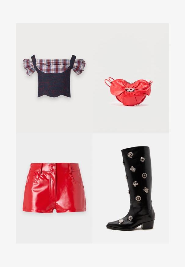 Denim-Oberteil mit schulterfreier Gestaltung und puffigen Karottenärmeln, mit einem rot-blauen Muster und einem gewellten Saum. Verstellbare Träger sind im Lieferumfang enthalten.; Rote Kunstleder-Shorts mit glänzender Oberfläche, hoher Taille, Fronttaschen und gesteppten Details. Strukturiertes, tailliertes Design.; Schwarzer kniehoher Lederstiefel mit niedrigem Absatz, der mehrere silberne keltische Knotendekorationen am Schaft und Fuß zeigt.; Rote Lederhandtasche in Herzform mit gerafftem Design, silbernem Reißverschluss und einem auffälligen metallischen Logo-Akzent auf der Vorderseite.