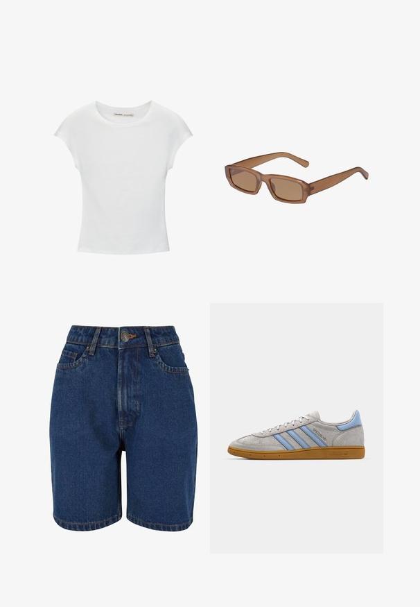 Witte katoenen T-shirt met korte, opgerolde mouwen, een ronde halslijn en een rechte zoom. Gladde textuur zonder zichtbare patronen of accenten.; Denim shorts in een donkerblauwe kleur, met een hoge taille, een vijf-pocket ontwerp en contrasterende oranje stiksels. De stof lijkt textuur te hebben.; Grijze suède sneaker met lichtblauwe strepen, rubberen gumzool en logo-accenten. Laag model met ronde neus en vetersluiting.; Bruine, rechthoekige zonnebril met een transparant montuur, slanke pootjes en getinte lenzen, met een gladde textuur en modern ontwerp.