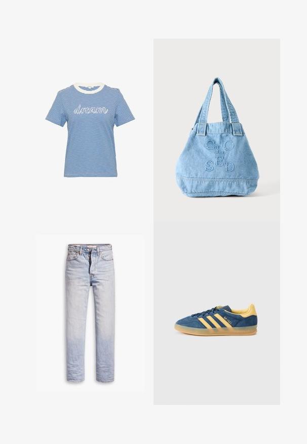 Blauw-witte gestreepte kortemouwen t-shirt met een witte geribbelde halslijn en de tekst "droom" in witte schrift op de voorkant.; Lichtblauwe denim jeans met een straight leg ontwerp, voorzien van een knoopgulp, vijf zakken en subtiele vervaging langs de benen.; Blauwe suède sneaker met gele accenten, voorzien van drie gele strepen, een gestructureerde tong en een doorschijnende gumzool. Merknaam "Gazelle" is zichtbaar.; Lichtblauwe denim totebag met dubbele handvatten en het woord "CLOSED" in grote letters geborduurd aan de voorkant.