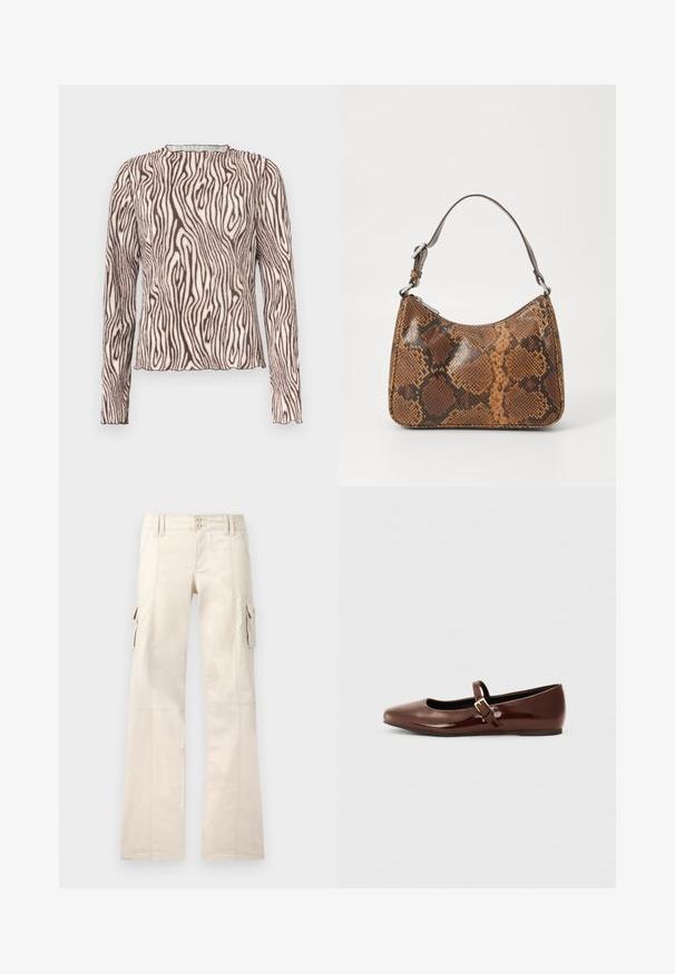 Haut ajusté à manches longues avec encolure haute, présentant un imprimé beige et brun foncé ondulé semblable à un zèbre, avec un ourlet et des poignets légèrement froncés.; Pantalon cargo beige à jambes larges, fermeture à boutons sur le devant, passants pour ceinture et poches à rabat des deux côtés.; Ballerine en cuir verni marron avec un bout carré et une lanière ornée d'une petite boucle dorée. Texture lisse, talon bas et design minimaliste.; Petit sac à main avec un motif en peau de serpent marron et noir, courroie courte et ajustable, et fermeture éclair.