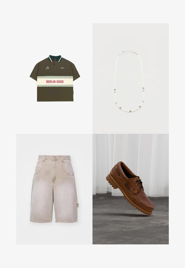 Oliivroheline polo särk lühikeste varrukatega, rohelise ja helesinise triibulise kraega, millel on valge riba, kus on kirjas "BERLIIN SOHO" punasega.; Beezid denim lühikesed püksid, millel on lõdva istuvus, kaks eesmist taskut ja üks küljetasku, struktureeritud vöökoht ning kerge kulumine.; Pruun nahast paadisuss mustade paelte, beežide õmbluste ja robustse taldaga, hõljuvalt halli betoonpõranda kohal.; Valge pärlikett hõbedaste rhinestone'i vahekäikudega ja hõbedase kettluku, esitatud ühetaustalise hele taustal.