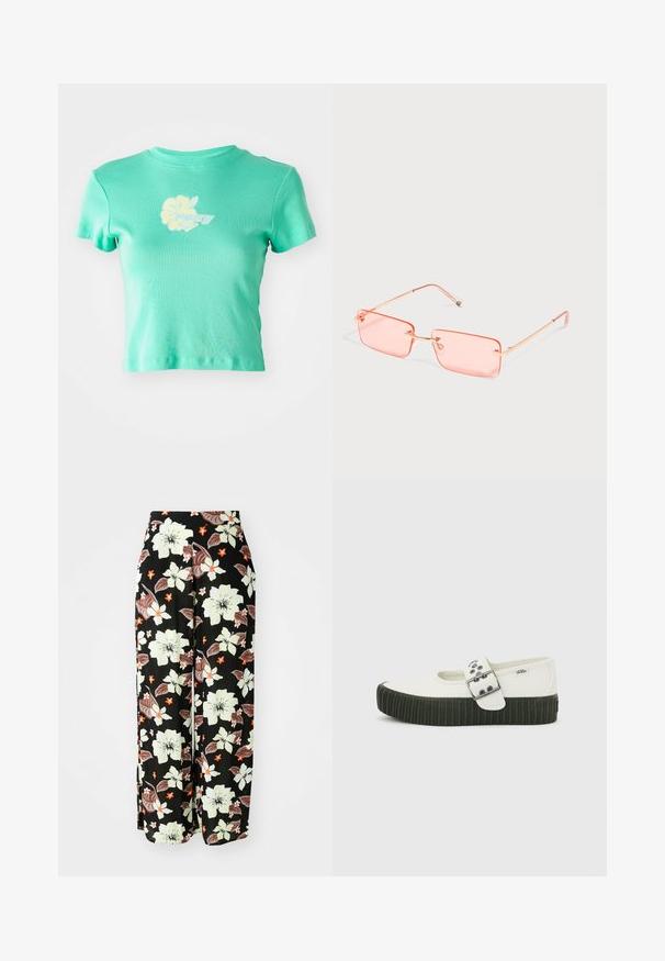 T-shirt court en tissu teal clair avec un motif floral et le logo "ROXY" en blanc et jaune au centre devant. Manches courtes.; Pantalons floraux noirs avec de grandes fleurs blanches, orange et brunes, au design ample et à jambes larges, en tissu doux et léger.; Chaussure Mary Jane blanche Vans avec semelle épaisse noire côtelée et large bride à boucle argentée sur fond gris uni.; Lunettes de soleil rectangulaires sans monture teintées rose avec des branches fines en métal doré et des plaquettes nasales réglables sur un fond clair uni.
