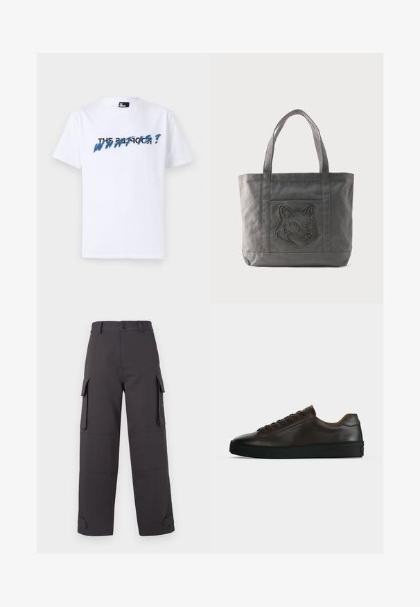 Witte katoenen t-shirt met korte mouwen; heeft grafische tekst in blauw en zwart met de tekst "THE WHAT IS?" over de borst. Zachte textuur.; Cargo pants in donkergrijs, gemaakt van een soepele stof, met twee zijzakken en knoopsluitingen. Losse pasvorm met geknopte zoom.; Low-profile donkerbruine leren sneaker met zwarte rubberen zool, veters aan de voorkant en een strak minimalistisch design op een lichte achtergrond.; Grijze katoenen draagtas met twee handvatten en een voorvak met een gestikte wolfskop erop.