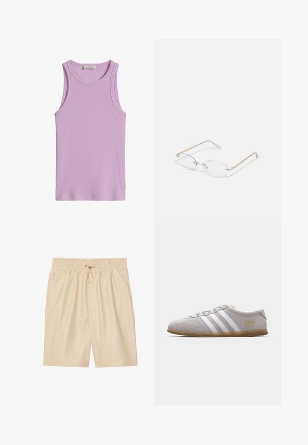 Débardeur sans manches en maille côtelée lavande avec encolure ronde et étiquette Marc O’Polo à l’intérieur du col au dos.; Shorts en simili cuir beige avec une taille élastique et un cordon de serrage. Comprend des poches latérales et une coupe décontractée. Texture lisse.; Baskets en daim gris avec des rayures en cuir blanc et un logo doré. Semelle en gomme plate, bout rond et design classique à lacets.; Lunettes en métal doré avec des verres ovales, des branches fines et des plaquettes de nez transparentes. Présente des accents subtils sur les charnières et des verres transparents.