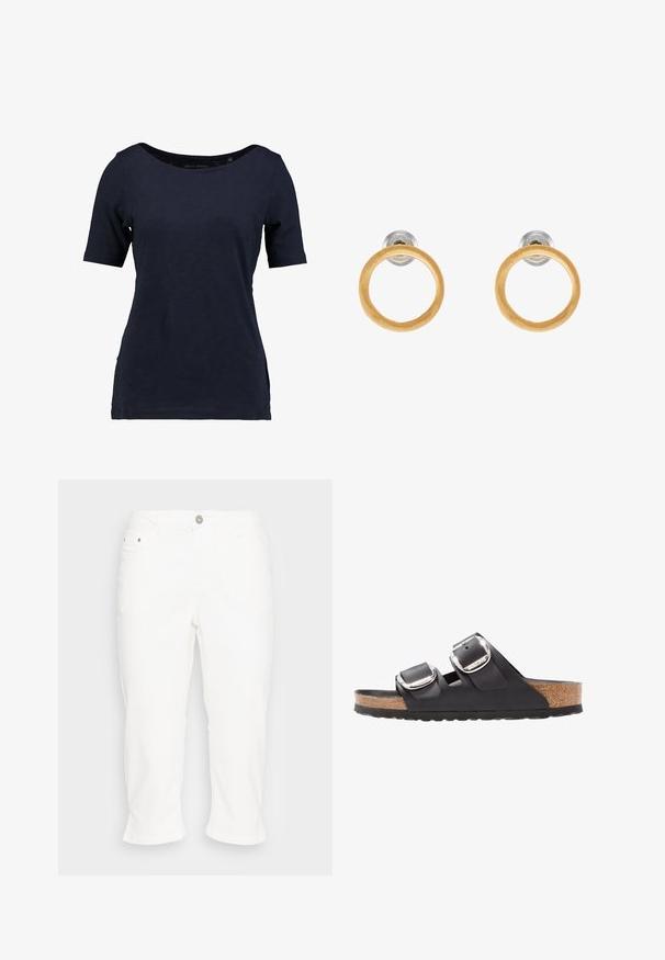 Mørkeblå kortærmet t-shirt lavet af bomuld. Har en rund halsudskæring og en afslappet pasform med sideudskæringer for bedre bevægelsesfrihed.; Kaffe KAZELINA - Jeans Straight Leg - chalk; Sort sandal med to justerbare remme, sølvspænder og en korksål på en struktureret sort gummisål.; Guldtonede metaløreringe med cirkulære trædetaljer, der har en glat overflade og et minimalistisk design. Silhuetten understreger enkelheden.
