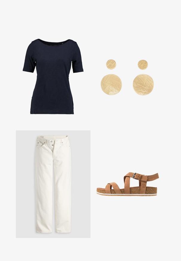 Mørkeblå kortærmet t-shirt lavet af bomuld. Har en rund halsudskæring og en afslappet pasform med sideudskæringer for bedre bevægelsesfrihed.; Hvide jeans med høj talje, lige ben, knaplukning, lommer foran og bagpå samt synlige kobbernitter i lommekanterne.; Brune ruskindsandaler med krydsede stropper, en metalspænde og en struktureret korksål. Har en hvid mellemsål og en lysebrun ydersål.; Guldtonede metaløreringe med to sæt cirkulære former, en større og en mindre, med en tekstureret, mat finish.