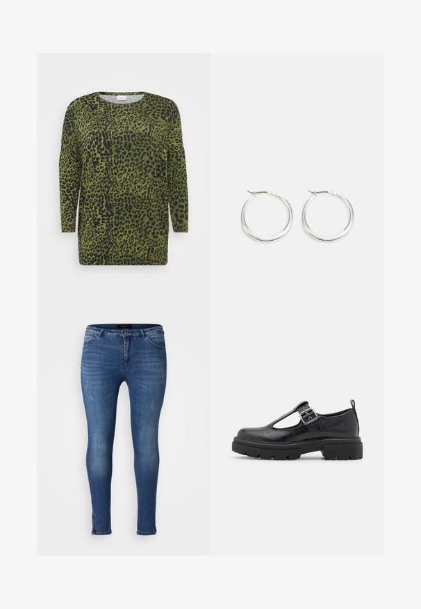 Løveplet top med lange ærmer, grøn baggrund og sorte pletter. Rund halsudskæring og blød stofstruktur med en afslappet pasform.; Slanke jeans lavet af mellemblå denim, med fem-lomme design, let fading og en klassisk knap- og lynlås lukning.; Sort faux lædersko med krokodillestruktur, rund tå, ankelstrop med metalspænde og en kraftig gummisål.; Sølv hoops øreringe har et glat, afrundet design med en slank profil og sikker spænde. Minimalistisk stil med en poleret finish.