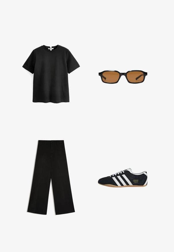 Schwarzes kurzärmeliges T-Shirt aus Baumwolle. Rundhalsausschnitt mit geradem Saum und ohne sichtbare Muster oder Grafiken. Weiche, glatte Textur.; Schwarze Hosen mit weitem Bein, Gürtelschlaufen, Knopfverschluss vorne und Reißverschluss, flach auf weißem Hintergrund ausgelegt.; Schwarze Wildledersneaker mit drei weißen Streifen, goldenem Logo und brauner Gummisohle. Merkmale ein niedrigprofiliertes Schnürdesign.; Schwarze rechteckige Sonnenbrille mit dickem Rahmen und braunen getönten Gläsern, von vorne auf weißem Hintergrund gezeigt.