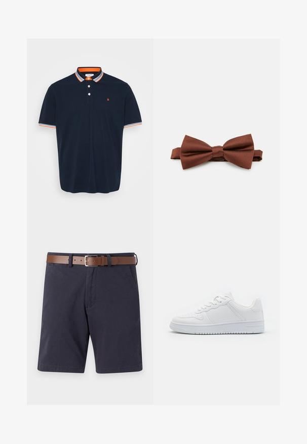 Marineblå polo T-shirt i bomuld med krave, der har orange og grå striber, tre-knaps knaplukning og lille broderet logo på brystet.; Mørkeblå shorts lavet af bomuld med et brunt læderbælte. Har to forlommer, lige skæring og en glat stof.; Hvide sneakers lavet af glat syntetisk materiale, med flade snørebånd, perforeret tå og en gummisål med et tekstureret grebmønster.; Brun satin butterflyknude med en glat texture, der har en central knude og justerbar rem, velegnet til formelle lejligheder.