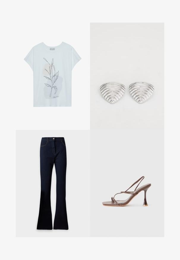 Witte T-shirt met korte mouwen, voorzien van een bladomrissingsontwerp in zwart en zachte beige abstracte vormen. Onder aan staat de tekst "Plant love".; Donkerblauwe denim flared jeans met voorzakken, riemlussen en een knoopsluiting op een effen achtergrond.; Bruine hoge hakken sandalen met bandjes, een vierkante neus, slanke bandjes, een glanzende afwerking en een opvallende, gebogen hak.; Zilverkleurige oorknoppen met een golvend, getextureerd ontwerp, gevormd als overlappende maanschijven; de gepolijste afwerking versterkt de reflecterende kwaliteiten.