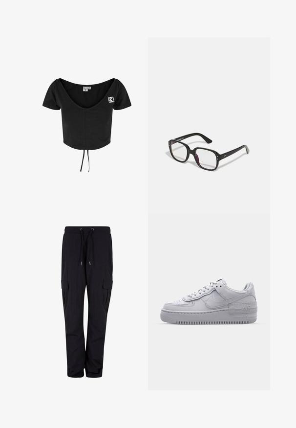 Μαύρο cropped t-shirt με κοντά μανίκια, βαθύ V-λαιμό, κορδόνι στο στρίφωμα και λευκό κεντημένο λογότυπο στην αριστερή πλευρά.; Μαύρο παντελόνι cargo φτιαγμένο από μαλακό ύφασμα, με ελαστική μέση και κορδόνια, καθώς και πλαϊνές τσέπες. Σχεδίαση ίσιας γραμμής.; Γκρι Nike Air Force 1 αθλητικό παπούτσι με πορώδη μύτη, λεία δερμάτινη επάνω επιφάνεια, χοντρή σόλα και ανάγλυφη λεπτομέρεια 'AIR' στην φτέρνα.; Μαύρα ορθογώνια γυαλιά με διαυγείς φακούς, με στρογγυλές γωνίες και πλευρικές λεπτομέρειες, με γυαλιστερό φινίρισμα στο σκελετό και τα βραχίονες.