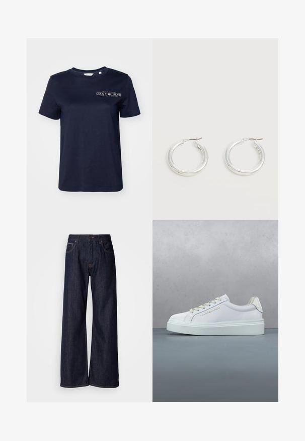 Ναυτικό μπλε βαμβακερό T-shirt με κοντά μανίκια, στρογγυλή λαιμόκοψη και εκτυπωμένο λογότυπο που απεικονίζει το "GANT 1949" στο αριστερό στήθος. Λείος υφάσματος.; Φαρδιά τζιν παντελόνια από σκούρο denim με ψηλή μέση, διαθέτοντας μπροστινές τσέπες και διακριτές ραφές. Λείος υφασμάτινος χαρακτήρας με κλασική γραμμή.; Λευκό αθλητικό παπούτσι Tommy Hilfiger με χοντρή σόλα και κορδόνια, τοποθετημένο πάνω σε ξύλινο δάπεδο με πετρούλες και σχέδια σε υπαίθριο χώρο.; Ζευγάρι μεσαίου μεγέθους γυαλιστερά ασημένια σκουλαρίκια κρίκοι με λεπτά μεταλλικά κλείστρα σε ανοιχτό ουδέτερο φόντο.