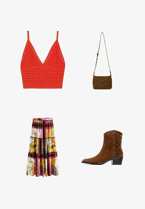 Top de sujetador de punto rojo con cuello en V, tirantes finos, patrón texturizado con agujeros y una banda ajustada en la parte inferior.; Falda larga de capas con cintura elástica, con patrones geométricos y florales multicolores en tonos amarillos, verdes, rosas, rojos y marrones.; Botín de ante marrón hasta el tobillo con punta afilada, tacón apilado y detalles de flecos a lo largo del costado, con acentos en metal dorado.; Bolso cruzado de ante marrón con correa ajustable, detalle de flecos y pequeños remaches metálicos en la solapa frontal.