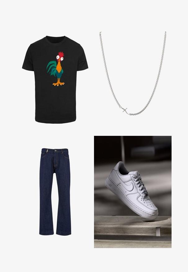 Zwarte T-shirt met een kleurrijk cartoon-haan ontwerp met overdreven kenmerken en grote ogen, met oranje, groene en rode accenten.; Donkerblauwe denim jeans met een uitlopende pijpdesign, contrasterende stiksel, een sluiting met knoop aan de voorkant en vijf-vakkenstyling.; Witte Nike Air Force 1 sneaker van leer met geperforeerde neus, platte veters en een gestructureerde rubberen zool met "AIR"-logo aan de zijkant.; Zilveren ketting met een textuur in de schakels, verfraaid met een klein kruisje als hanger. Minimalistisch en elegant uiterlijk.