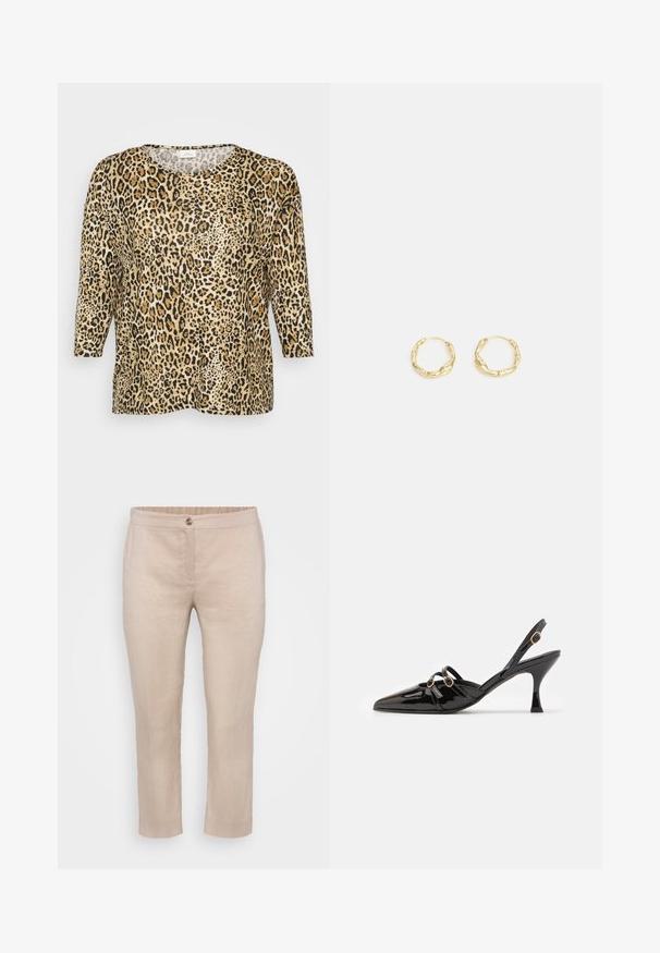 Leopardprint top med trekvartærmer, med en rund halsudskæring og en afslappet pasform, sat mod en simpel hvid baggrund.; Beige linned cropped bukser med flad front, knaplukning og elastisk talje. Glat tekstur med minimale sømme og ingen lommer.; ALOHAS JOELLE ONIX - Pumps - black; Guld hoops øreringe med en tekstureret, ujævn overflade. Har et let design og cirkulær form, egnet til hverdagsbrug.