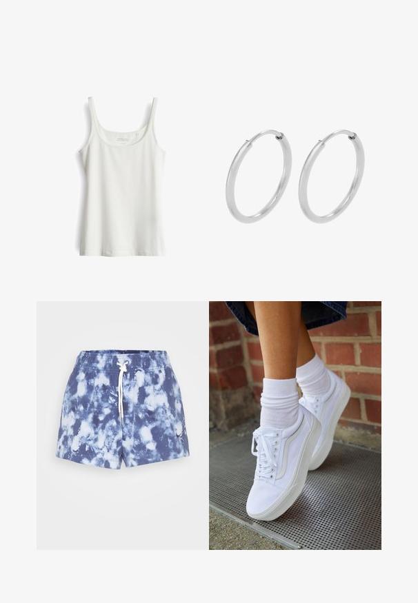 Witte, mouwloze tanktop met een ronde halslijn. Gemaakt van zachte, gladde stof. Heeft een simpele, rechte zoom zonder patronen of accenten.; Blauwe en witte tie-dye shorts met een elastische tailleband, trekkoord en een klein logo op de linker onderkant van het been. Zachte stof textuur.; Witte canvas sneakers met rubberen zolen, voorzien van zes vetertjes, een ronde neus en lichte stikdetails, gecombineerd met witte enkelsokken.; Zilveren hoepeloorbellen, cirkelvormig, met een gladde glanzende textuur en een constante breedte. Minimalistisch ontwerp zonder extra accenten.
