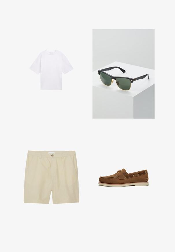 Camiseta blanca de manga corta hecha de algodón. Corte relajado con cuello redondo. Textura suave y sin patrones o acentos visibles.; Shorts beige hechos de una tela ligera, con un diseño frontal plano, bolsillos laterales y un cierre de botón en la cintura.; Zapato náutico de ante marrón con suela blanca, costura tipo mocasín, cordones de cuero pasados por ojales de metal, logotipo de Timberland en el lateral.; Gafas de sol Ray-Ban con lentes verdes, montura de plástico negro y acentos dorados en los bordes. Forma cuadrada con acabado mate.