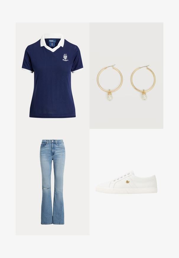 Polo bleu marine à manches courtes avec col et poignets blancs, logo Wimbledon 1877 sur la poitrine gauche, par Polo Ralph Lauren.; Jean évasé taille haute bleu clair avec poches avant, fermeture bouton et zip, et une petite déchirure au niveau du genou gauche.; Lauren Ralph Lauren JANSON II CANVAS SNEAKER - Baskets basses - optic white; Boucles d'oreilles créoles en or, chacune ornée d'une seule perle blanche suspendue et d'un petit détail en strass sur un fond clair.