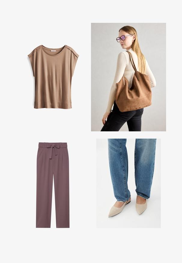 Bruine top met korte mouwen en een zachte, gladde textuur. Heeft een ronde halslijn en subtiele schoudernaaddetails.; Plumkleurige wijde broek met een ceintuur, geplooid front en een zachte textuur. Beschikt over zijzakken en een op maat gemaakte uitstraling.; Persoon die een blauwe spijkerbroek en beige platte schoenen met puntige neus draagt, staat op een witte vloer.; Bruine suède totebag met zachte textuur, grote opening en lange hengsels. Het heeft een eenvoudig ontwerp met zichtbare stiksels en geen hardware.