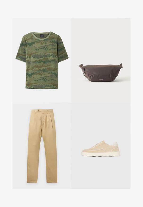 Grünes Camouflage-T-Shirt aus Baumwolle. Kurze Ärmel, runder Halsausschnitt, mit einem geschichteten Bergmuster in verschiedenen Grüntönen und Brauntönen.; CLOSED BERGEN TAPERED - Chino - beige; Beige Wildlederschuh mit weißer Sohle und Schnürsenkeln, niedrig geschnittenes Design und Zickzackprofil auf der Sohle.; Dunkelbraune Stoff-Gürteltasche mit diagonalem Reißverschlussfach und kleinem weißen Logo vorne, vor einem einfarbigen hellen Hintergrund.