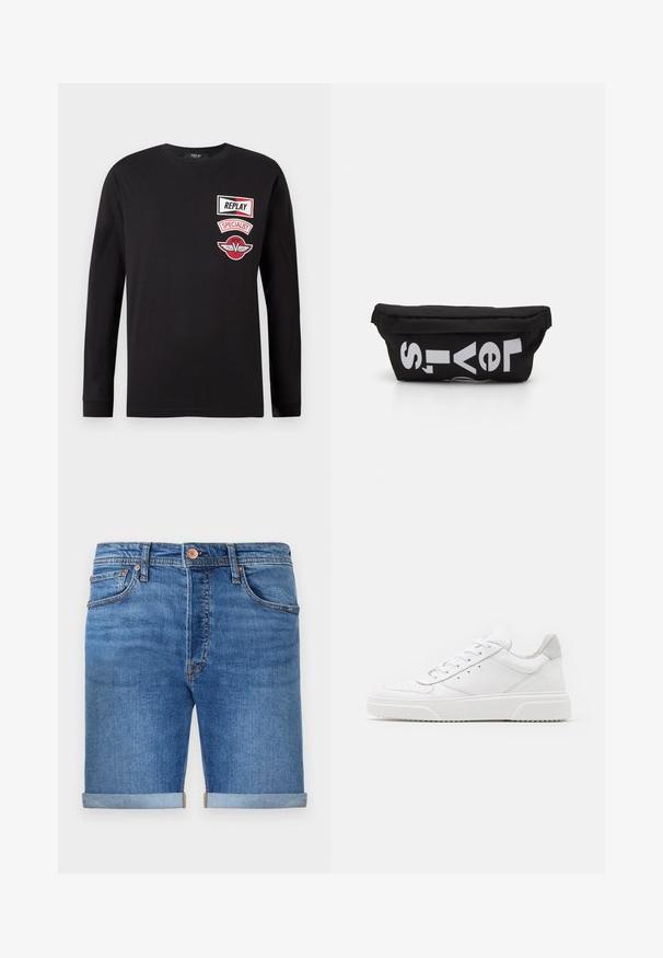 Camisa de manga larga negra con tres parches rojos y blancos en el lado izquierdo del pecho que dicen "REPLAY", "SPECIALIST" y un emblema con alas.; Pantalones cortos de mezclilla en un tono azul medio con dobladillos enrollados, diseño de cinco bolsillos, cierre con botón de latón y costuras en contraste.; Zapatillas de cuero blanca con un acabado suave, punta redondeada, cordones planos y una suela texturada. Acento de ante gris en el talón.; Bolsa de tela negra con forma plana, que presenta texto blanco en negrita. El cierre de cremallera se encuentra en la parte superior, con un detalle de asa en un lado.