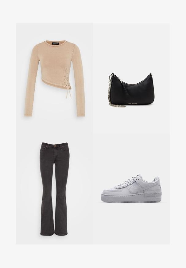 Top court à manches longues en beige clair, avec un détail à lacets sur le côté. Fabriqué en tissu doux avec une texture lisse et un col arrondi.; Weekday FLAME LOW - Jean flare - black lux; Basket en cuir lisse gris Nike Air Force 1 avec un bout perforé, une semelle épaisse et un détail 'AIR' en relief sur le talon.; Sac à main synthétique noir avec une forme courbée, une bandoulière en chaîne argentée, une fermeture éclair et un logo de marque en relief à l'avant. Texture lisse.