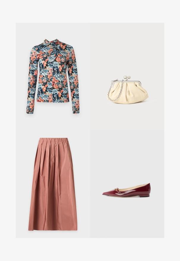 Rabanne T-shirt à manches longues - english tapestry/pink/blue/green; Longue jupe rose poudré avec plis, taille élastique et tissu léger, présentée à plat sur un fond clair.; Ballerines en cuir verni bordeaux avec un bout pointu, présentant un petit détail découpé et un petit talon. Texture lisse et design épuré.; Pochette en cuir beige plissé avec un cadre en métal argenté, dotée de deux fermoirs ronds décoratifs et d'une chaîne en argent.