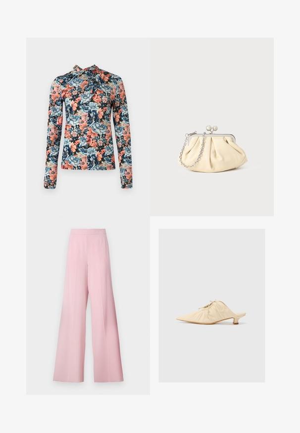 Rabanne Longsleeve - english tapestry/pink/blue/green; Wijdvallende broek in lichtroze stof, met een gladde textuur, hoge tailleband en zonder zichtbare patronen of accenten.; Crème-kleurige leren instap schoenen met een spitse neus, geplooide details aan de voorkant en een korte blokhak.; Geplooide beige leren clutch met een zilveren metalen frame, voorzien van twee ronde decoratieve sluitingen en een zilveren kettingriem.