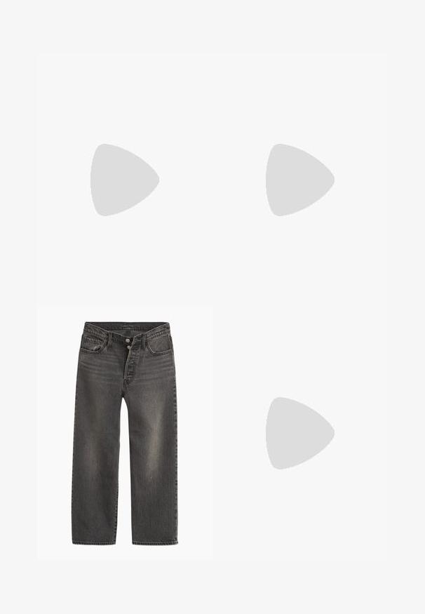 Zelený tank top s žltými akcentmi, vyrobený z elastického materiálu. Má veľké žlté logo "adidas" na prednej strane a tenké ramienka.; Čierne džínsové nohavice z denimu s rovnými nohavicami, vysokým pásom a zapínaním na gombíky. Obsahujú jemné vyblednutie a kontrastné prešitie.; Ploché topánky z bielej sieťoviny, s špicatou špičkou a minimalistickým dizajnom. Textúrovaný povrch so soft podšívkou.; Strieborné kruhové náušnice s lešteným povrchom, ktoré majú kruhový tvar a závesné zapínanie. Hladký povrch s minimálnymi detailmi.