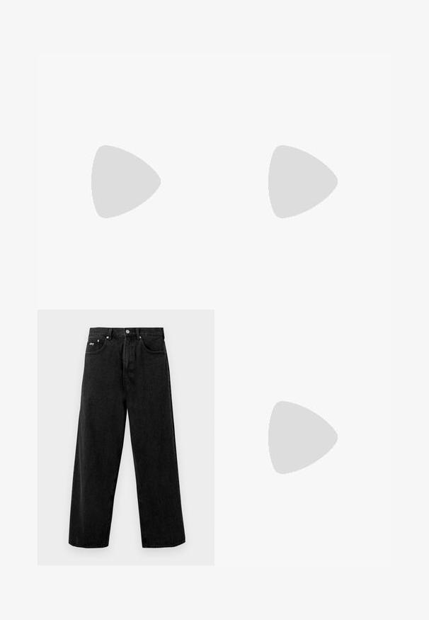 Pikend varrukatega polo särk roostepunases värvitoonis, millel on sinine horisontaalne triip, kus on valgete tähtedega "LACOSTE" tekst. Särgil on krae ja roheline logo detail.; Mustad jaladega mustad teksad, mis on valmistatud denimist ja millel on nupupäevaraamat ja eesmine tasku. Vöökoht on kaunistatud diskreetse brändi logo. Matte tekstuur.; Mustast siledast nahast pahkluu saabas madala kontsaga ja külgse tõmblukuga, peal Hugo silt lähedal ülaäärele.; Musternahk ja neetega must nailonist kott lühikeste käepidemete ja eemaldatava õlarihmaga, millel on stiilne, vatitatud disain ning minimaalsed riistvara aktsendid.
