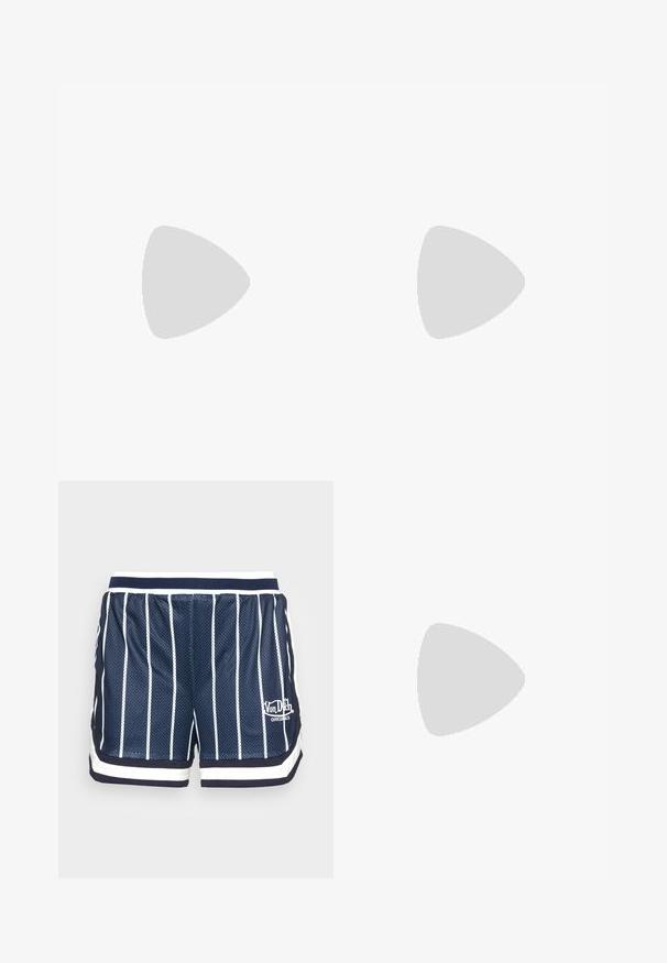 Blauwe geribde crop top met brede halslijn, zonder mouwen ontwerp, en een label met de tekst "JJXX" in het midden van de halslijn.; Marine net shorts met verticale witte strepen, elastische tailleband en witte afwerking. Kenmerkt een logo in het wit op het linkerpijp.; Witte hoge canvas sneakers met rode "love" borduursel, rubberen neuskap en tonale veters. Heeft een rood en marineblauw streepje op de zool.; Zilveren metalen ovale bril met heldere glazen, voorzien van decoratieve zijkanten en zwarte uiteinden op de pootjes voor extra grip en comfort.