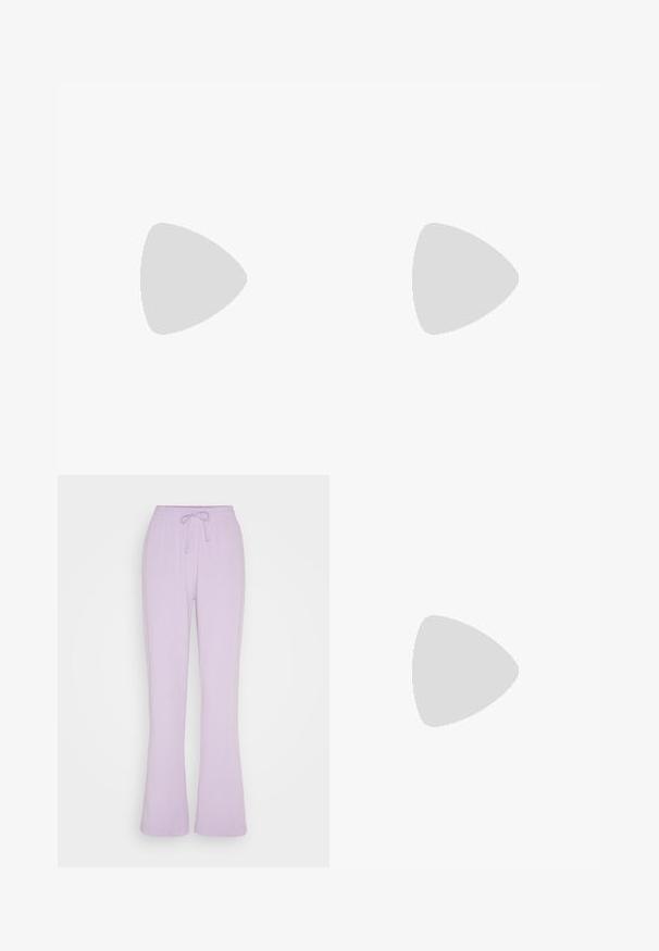 Camiseta corta negra de algodón. Cuenta con mangas cortas y un escote redondo. Textura suave con un diseño sencillo, sin patrones adicionales.; Envii ONYX PANTS - Pantalones deportivos - purple rose; Zapatilla Nike Air Force 1 gris con puntera perforada, parte superior de cuero suave, suela gruesa y detalle en relieve 'AIR' en el talón.; Gafas de sol negras con diseño envolvente, lentes oscuros, acentos brillantes en forma de estrella y almohadillas nasales ajustables.