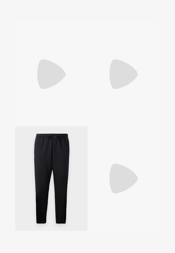 Zwarte polo met korte mouwen, witte kraag, twee witte knoppen en witte strepen op de mouwen en de onderrand.; Zwarte taperende joggers van zachte stof, met een elastische tailleband met trekkoord, boordjes aan de enkels en zonder zakken.; Zwarte leren veter schoenen met een gladde textuur, ronde neus en subtiel stiksel detail. Voorzien van een rode trekband op de hiel.; Zwarte nylon crossbodytas met ritssluiting, verstelbare band en geperst logo detail. Rechthoekige vorm en gladde textuur.