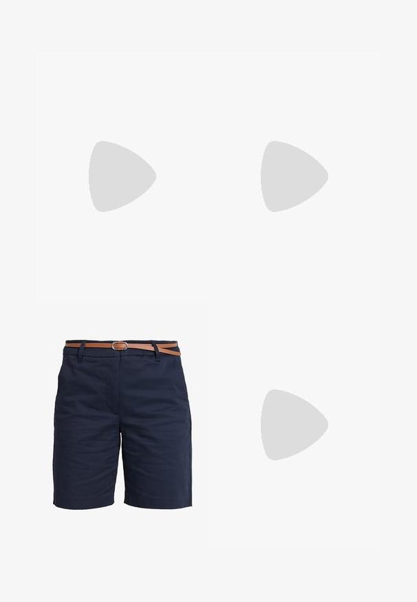 Kragenloses T-Shirt aus Baumwolle in Marineblau mit kurzen Ärmeln. Es verfügt über einen U-Boot-Ausschnitt und einen lockeren Schnitt mit seitlichen Schlitzen für mehr Bewegungsfreiheit.; Navy Baumwollshorts mit glatter Textur, ausgestattet mit einem braunen Leder-Gürtel und einem klassischen geraden Schnitt. Keine sichtbaren Muster oder Verzierungen.; Schwarze Leder-Schlafsandalen mit zwei breiten Riemen und einem Korkfußbett. Verfügt über eine strukturierte Sohle für guten Halt und ein flaches, offenes Design.; Schildpatt-Sonnenbrille mit einer vintage Katzenaugenform, verlaufenden braunen Gläsern und einer glatten, glänzenden Oberfläche an Rahmen und Bügel.