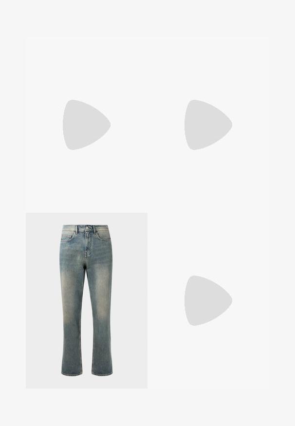 Weißes Baumwoll-T-Shirt mit Rundhalsausschnitt. Mit einem kleinen beigen Logo "A|X" und "ARMANI EXCHANGE" darunter. Kurze Ärmel, normale Passform.; Hellblaue Denim-Jeans mit geradem Bein, mittelhoher Taille und subtilen Ausbleichungen. Verfügt über klassische Taschenstil und Kontrastnähte.; Weißer Sneaker in niedriger Ausführung mit Schnürverschluss, glattem Lederobermaterial, dezenten Nähten und kleinem metallicfarbenem Logo an der Seite.; Dunkelgraue rechteckige Umhängetasche mit verstellbarem Riemen, vorderer Reißverschlusstasche und silbernem Logo-Emblem.