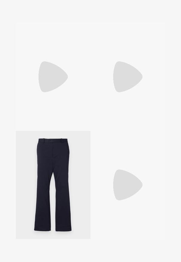 Valge puuvillane t-särk, millel on mitmevärviline graafiline disain ringikujuliste elementidega ja "Calvin Klein" logo ees. Lühikesed varrukad, ümar kaelus.; Tumed sinised püksid, mis on valmistatud siledast kangast, otse lõikega, ees on taskud ja talje juures ühekordne nööbiga sulgemine.; Must sõlmiga mustad nahast kontsad, ümarate varvastega, sileda pinna ja madala, tekstuuriga kummitald. Puhtad jooned ja minimalistisch disain.; Must Calvin Klein õlakott esiklapiga, pandlaga kinnituse ja reguleeritava rihmaga valgel taustal.