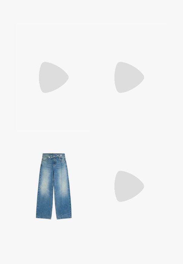 Marineblaues Langarmoberteil mit weißen und rosa horizontalen Streifen; Rundhalsausschnitt; lockere Passform; weicher Stoff; seitliche Schlitze am Saum für mehr Bewegungsfreiheit.; Weit geschnittene blaue Denim-Jeans mit ausgebleichtem Vorderteil, Fronttaschen und einem einzigartigen diagonal geknöpften Taillenbund-Detail.; Weiße Leder Sneakers mit schwarzen Streifen, Gummigummi-Außensohle, runder Zehenform, Schnürverschluss und weichem grauem Wildleder-Zehenkappe.; Braune Schildpatt-Sonnenbrille mit rechteckiger Form, grauen Gläsern und glänzender Oberfläche. Mit Ray-Ban-Logo am Bügel.
