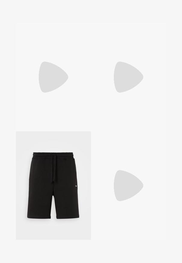 Lichtblauw T-shirt met korte mouwen van katoen, met een ronde hals en een wit rechthoekig logo op het midden van de voorkant.; Zwarte katoenen shorts met een elastische tailleband en drawstring. Voorzien van zijzakken en een klein logo aan de voorkant. Glad textuur.; Zwarte leren sneaker met ronde neus, textuur op het oppervlak, witte rubberen zool en zwarte veters. Minimalistisch ontwerp met een slanke uitstraling.; Zwarte rechthoekige crossbodytas met verstelbare band en BOSS-logo aan de voorkant, tegen een effen lichte achtergrond.