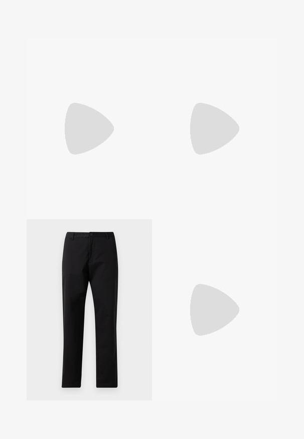 Sort polo T-shirt med et gentaget "MK" mønster, korte ærmer, tre knapper ved kraven og kontrasterende stribet kant ved kraven.; Sorte lige bukser med knap- og lynlåslukning, bæltestropper og forlommer, præsenteret på hvid baggrund.; Sneaker i cremefarve med en glat læderoverdel, rundet tå, snørelukning foran og en tekstureret gummisål. Minimalistisk design uden logoer.; Sort firkantet skuldertaske med lynlås, frontlomme og justerbar rem med præget brandnavn.
