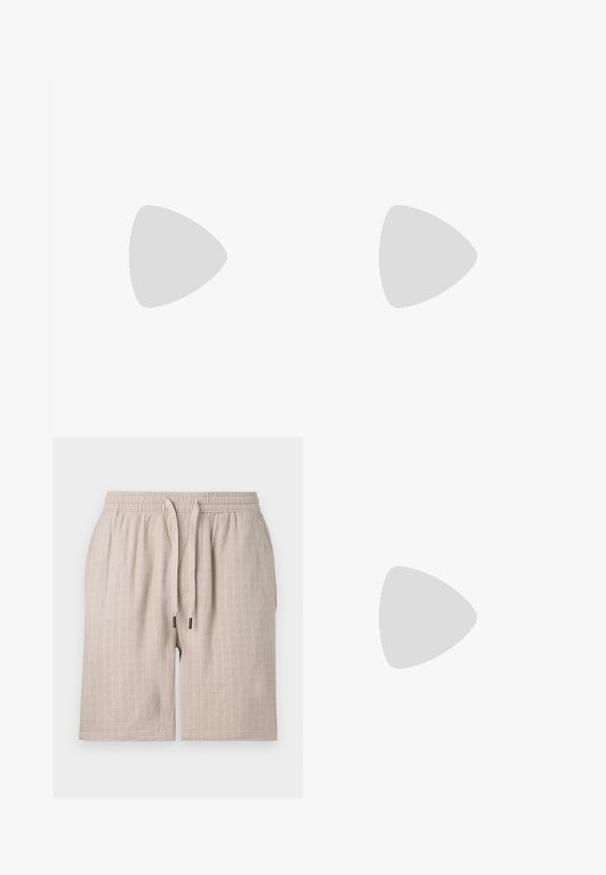 Lyhythihainen nappipaita mustassa, vihreässä ja vaaleanpunaisessa tye-dye-kuviossa. Ominaisuuksina rento leikkaus ja klassinen kaulus. Kevyt kangas.; Beige, teksturoidut shortsit, joissa on joustava vyötärö ja nyöri. Ominaisuuksiin kuuluu hienovarainen ruutukuosi ja väljä istuvuus. Taskuja ei ole näkyvissä.; Tennarit, jotka on valmistettu valkoisesta nahasta, jossa on beigen värinen kärki ja vaaleanruskea kumipohja. Ominaisuuksiin kuuluu litteät valkoiset nauhat ja kohokuvioitu logo sivussa.; Kermansävyinen kangaskassi, jossa etutasku, kaksi kantokahvaa, säädettävä olkahihna ja pieni keltainen "O.N.S"-teksti taskun alareunassa oikealla.