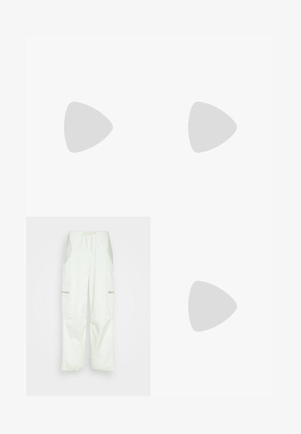 Čierne rebrované tričko s krátkym rukávom a okrúhlym výstrihom, s malým zeleným logom krokodíla Lacoste na ľavej hrudi.; Samsøe Samsøe CHI TROUSERS  - Kapsáče - frosted mint; Čierny semišový mokasín s robustnou podrážkou, striebornou sponou a reliéfnym nápisom "HUGO" na bočnom remienku, zobrazený z vonkajšej strany.; Čierne slnečné okuliare v štvorcovom tvare so sivými gradientovými šošovkami. Lesklé rámy s čistými líniami. Strieborný logotyp ako akcent na nožičkách.