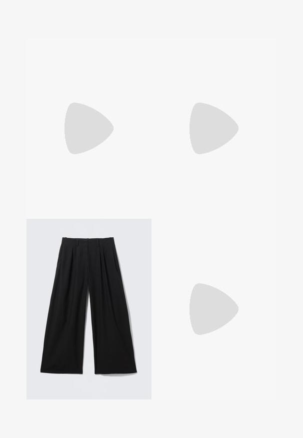 Veste zippée noire à manches longues avec col haut, fermeture éclair frontale sur toute la longueur et design ajusté.; Pantalon noir à jambes larges avec plis sur le devant, passants pour ceinture et fermeture dissimulée à l'avant, posé à plat sur un fond clair.; Sneakers en suede noir avec trois bandes blanches, logo doré et semelle en caoutchouc marron. Présente un design à lacets à profil bas.; Sac fourre-tout en cuir noir avec une texture lisse, un haut arrondi doux et de larges poignées. Présente une couture minimale et une silhouette décontractée.
