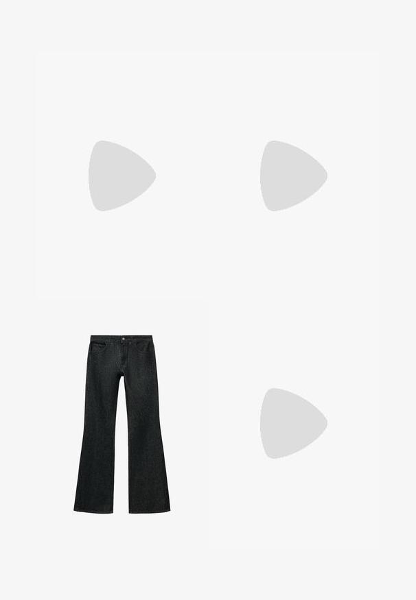 Haut noir à manches longues en tissu doux. Présente un décolleté en V profond avec une bordure en dentelle festonnée et une silhouette ajustée. Pas de motifs visibles.; Jean évasé noir en denim, doté d'une fermeture à bouton à l'avant et de quatre poches. Le tissu a une texture lisse avec des coutures subtiles.; Chaussure à bout pointu en cuir marron foncé avec bride arrière, petit talon kitten et sangle réglable à boucle.; Sac à main en daim marron foncé en forme de croissant avec une seule sangle large et une texture lisse sur fond blanc.