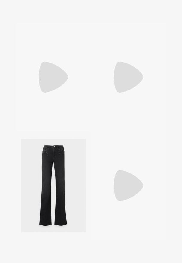 Blusa negra de manga larga con textura, cuello redondo, sutil detalle de abertura en la parte posterior y puños ajustados.; Jeans negros de cintura alta con leve campana, cierre frontal con botón y cremallera, bolsillos delanteros con sutil detalle de costura blanca.; Even&Odd by Zalando Bailarinas con tira trasera - black; Bolso de mano de piel sintética negra con una textura suave, forma redondeada y una resistente correa de cuero negro para el hombro. Acentos de herrajes plateados visibles.